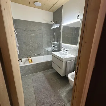 Bijou Clavadel Апартаменти *