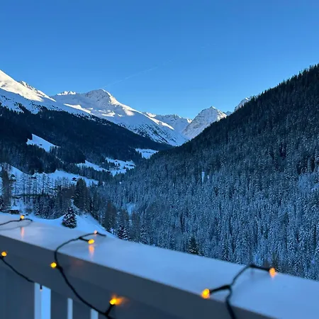 Bijou Clavadel * Νταβός